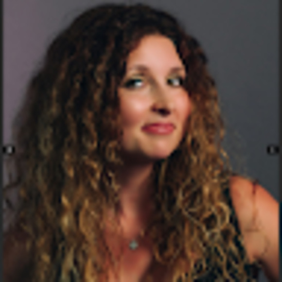 Meet your Posher, Stephanie - Picture 1 of 1